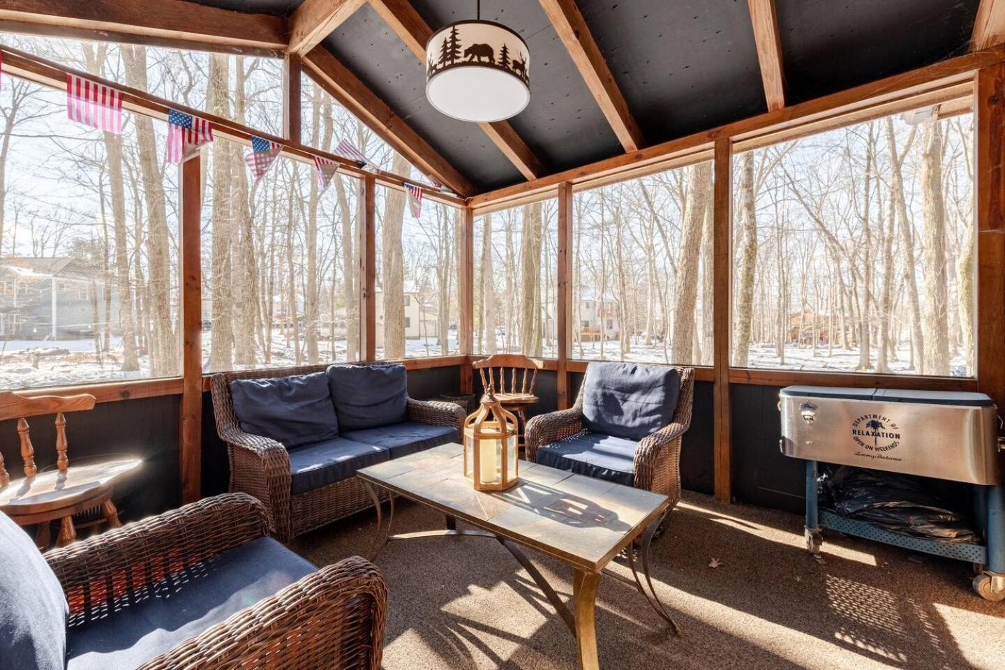 Cozy Cabin At Poconos With Hot Tub And Fire Pit East Stroudsburg Eksteriør bilde