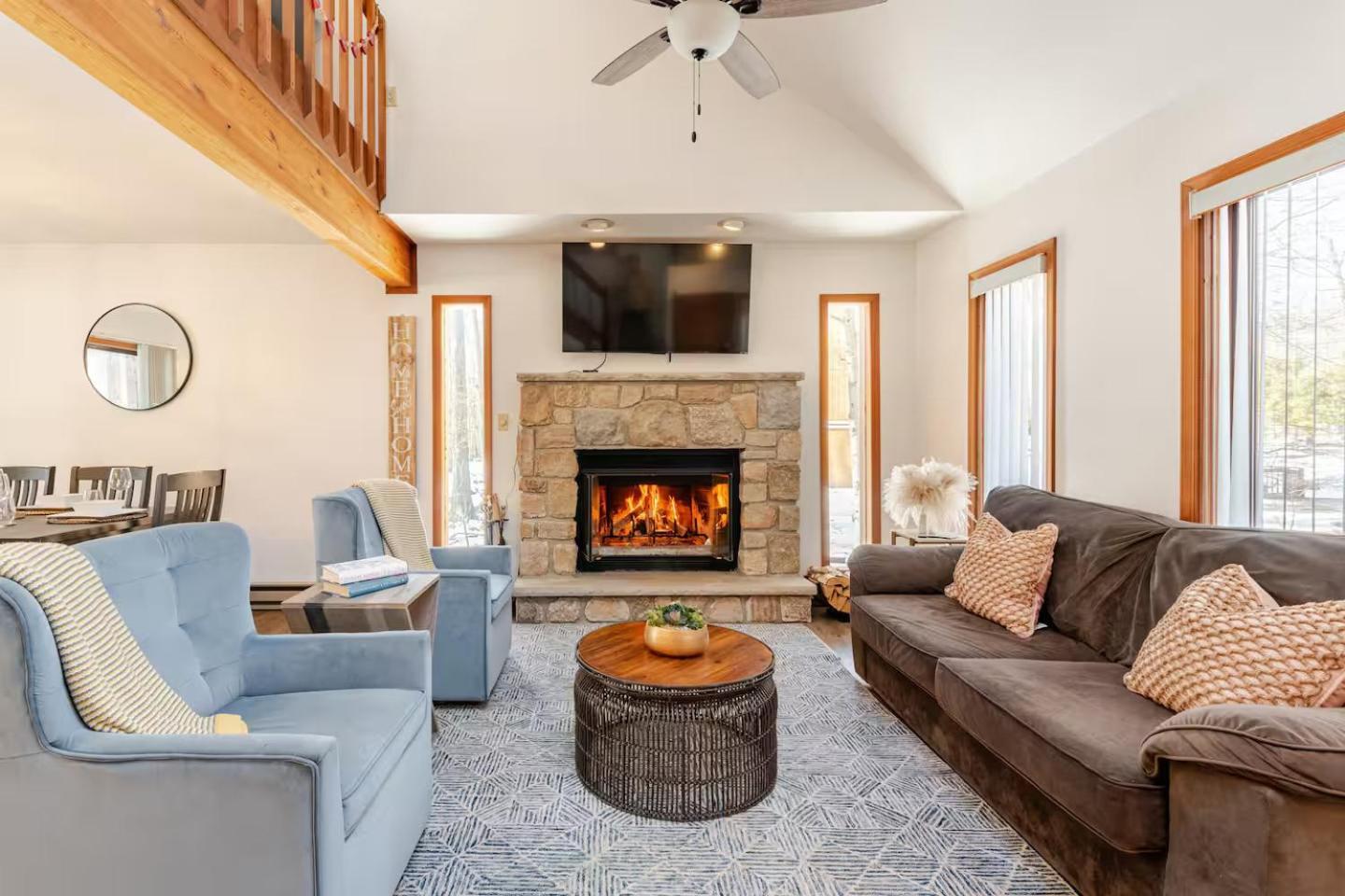 Cozy Cabin At Poconos With Hot Tub And Fire Pit East Stroudsburg Eksteriør bilde