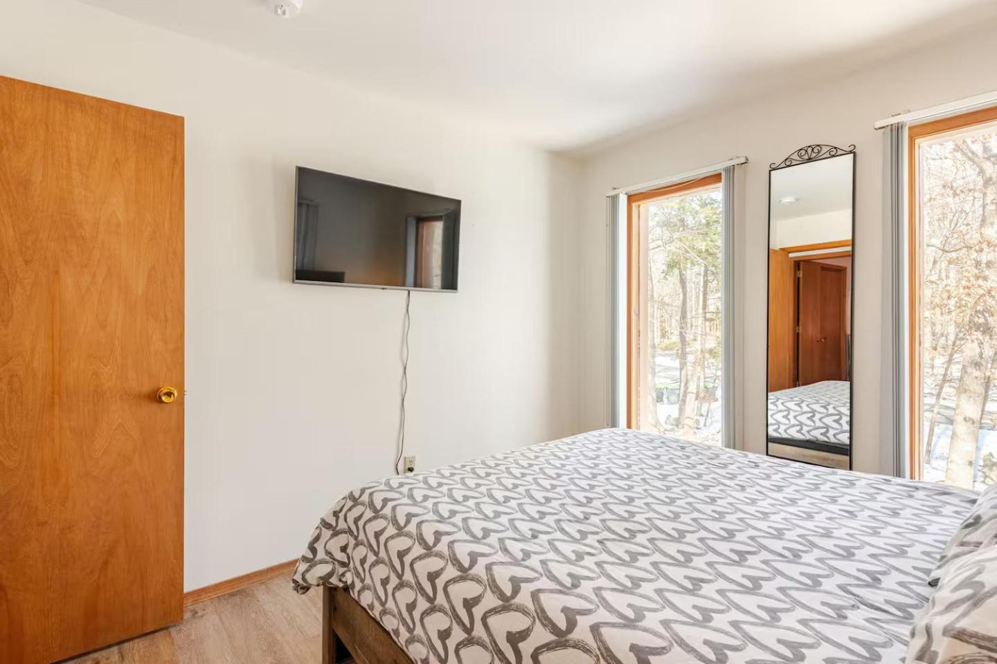 Cozy Cabin At Poconos With Hot Tub And Fire Pit East Stroudsburg Eksteriør bilde